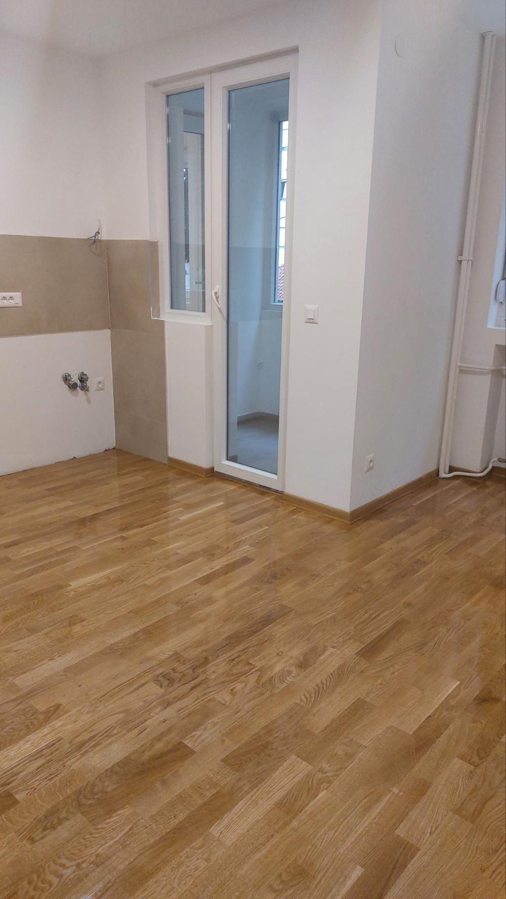 Stan na prodaju u Beogradu, Severni bulevar, dvoiposoban, 51m2, cena 170000 evra