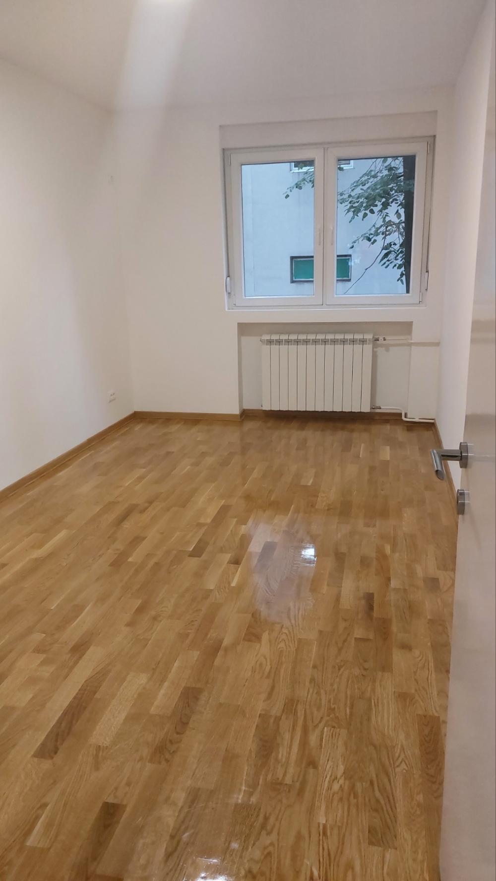 Stan na prodaju u Beogradu, Severni bulevar, dvoiposoban, 51m2, cena 170000 evra