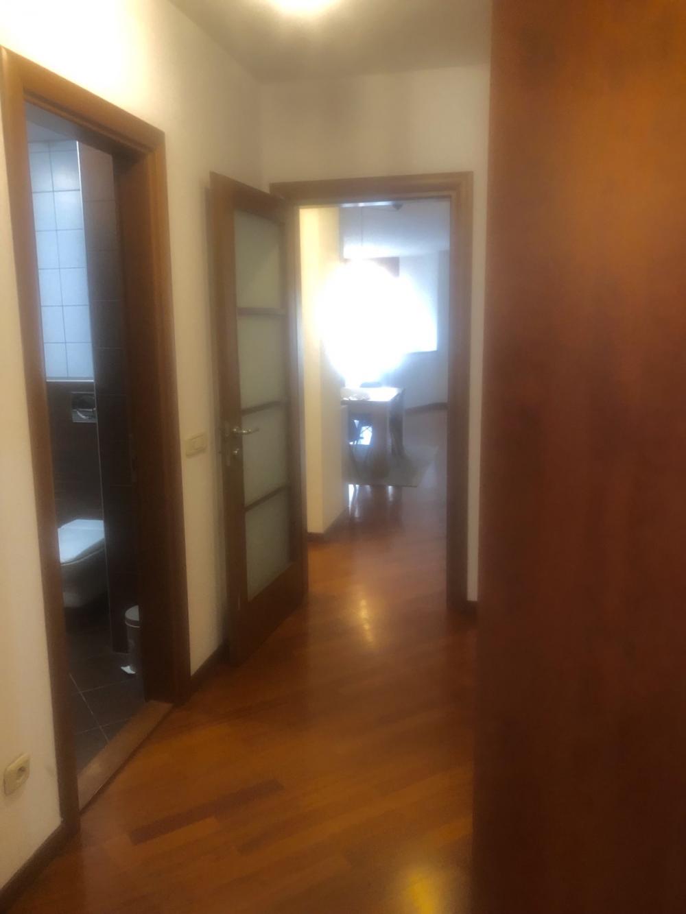 Stan na prodaju u Beogradu, Đeram pijaca, cetvorosoban, 144m2, cena 576000 evra