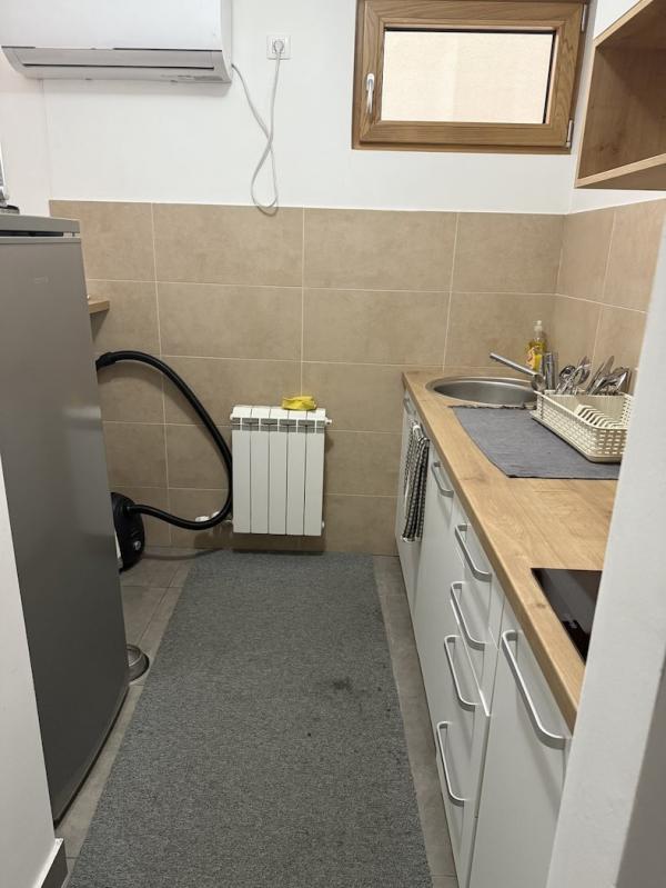 Stan na prodaju u Beogradu, Zemun centar, dvoiposoban, 54m2, cena 179000 evra