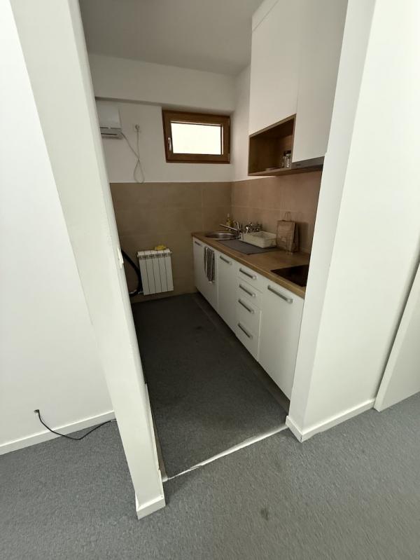 Stan na prodaju u Beogradu, Zemun centar, dvoiposoban, 54m2, cena 179000 evra