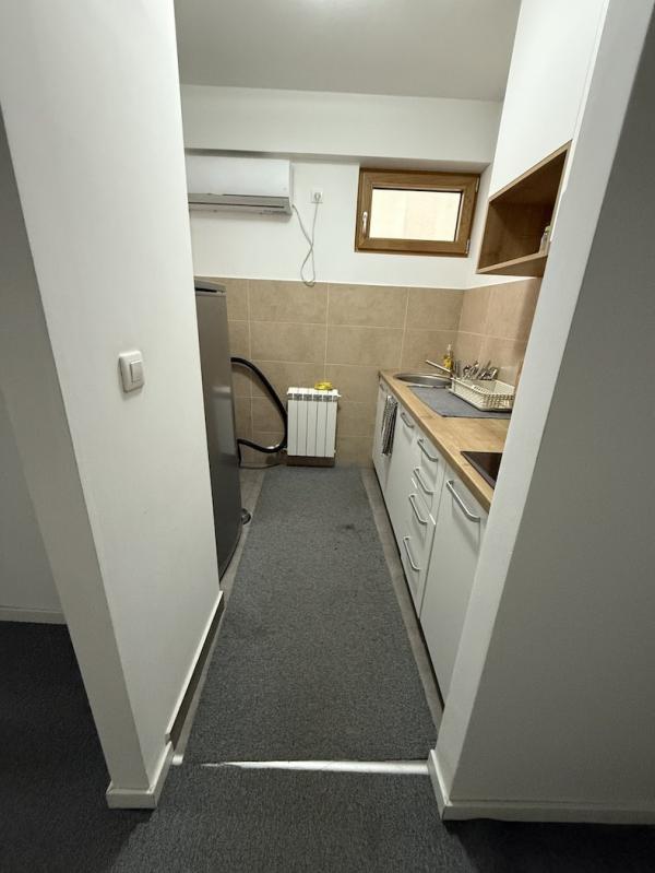Stan na prodaju u Beogradu, Zemun centar, dvoiposoban, 54m2, cena 179000 evra