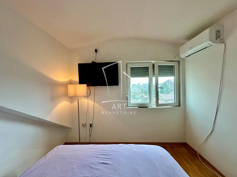 Stan na prodaju u Beogradu, Pašino brdo, dvoiposoban, 62m2, cena 214900 evra