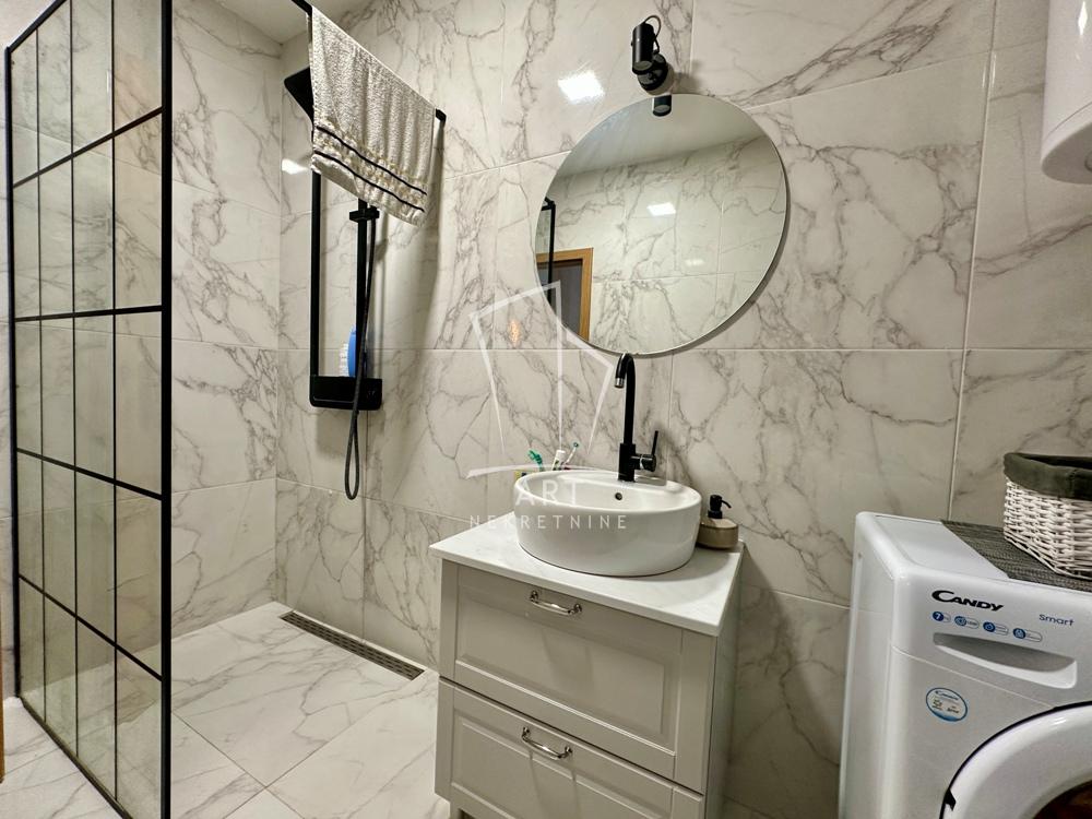 Stan na prodaju u Beogradu, Pašino brdo, dvoiposoban, 62m2, cena 214900 evra