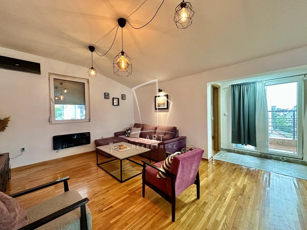 Stan na prodaju u Beogradu, Pašino brdo, dvoiposoban, 62m2, cena 214900 evra
