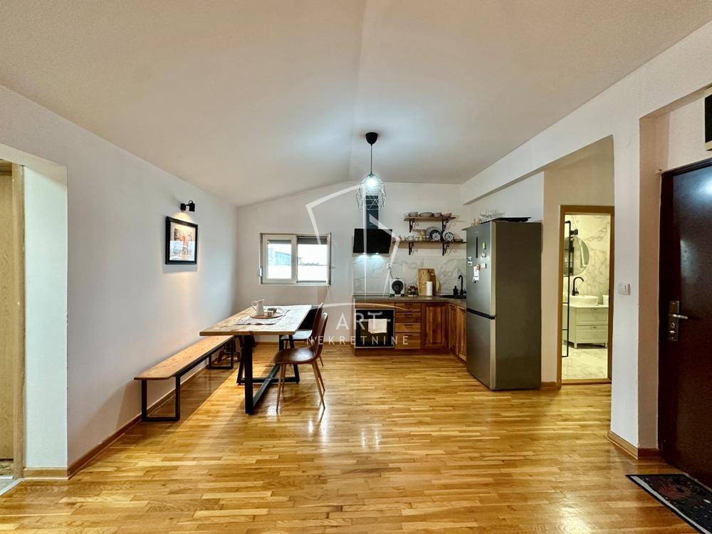 Stan na prodaju u Beogradu, Pašino brdo, dvoiposoban, 62m2, cena 214900 evra