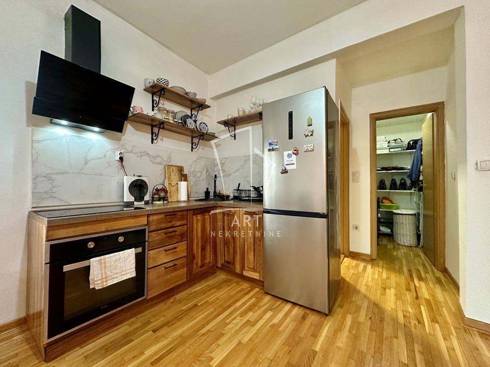 Stan na prodaju u Beogradu, Pašino brdo, dvoiposoban, 62m2, cena 214900 evra