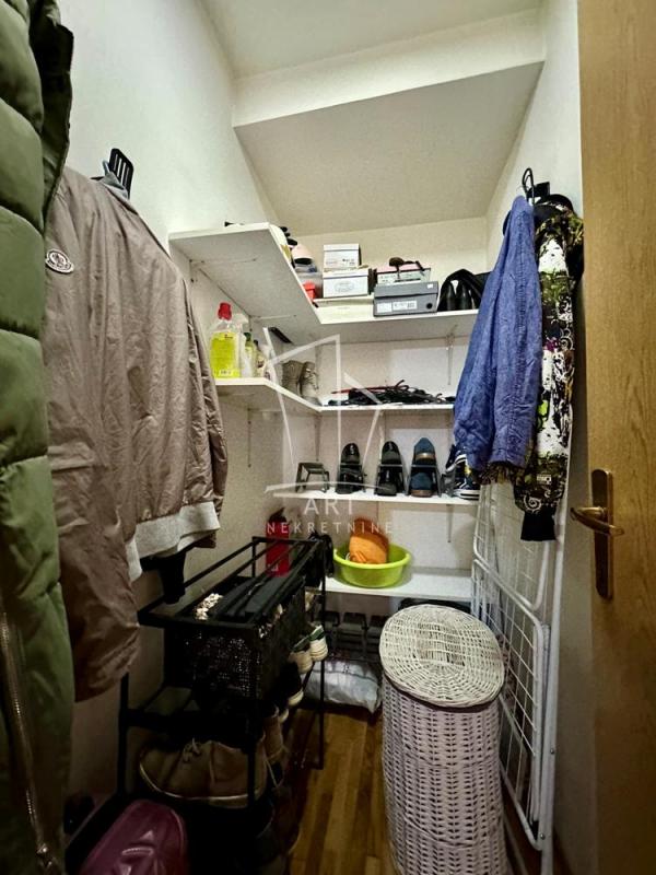 Stan na prodaju u Beogradu, Pašino brdo, dvoiposoban, 62m2, cena 214900 evra