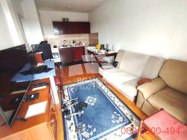 Stan na prodaju u Beogradu, Surčin, jednoiposoban, 38m2, cena 74500 evra