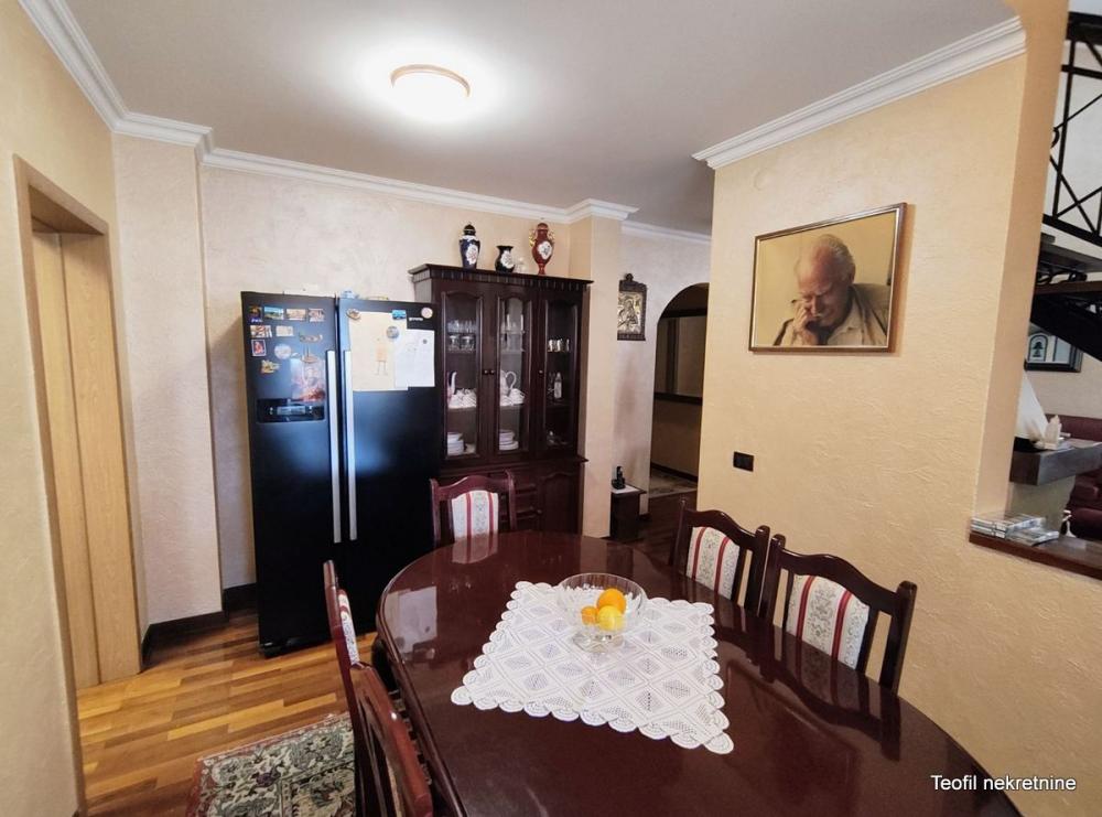 Stan na prodaju u Beogradu, Višnjička banja, 135m2, cena 300000 evra