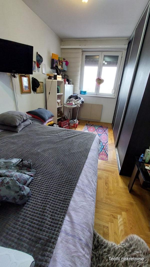 Stan na prodaju u Beogradu, Karaburma, dvosoban, 49m2, cena 175000 evra