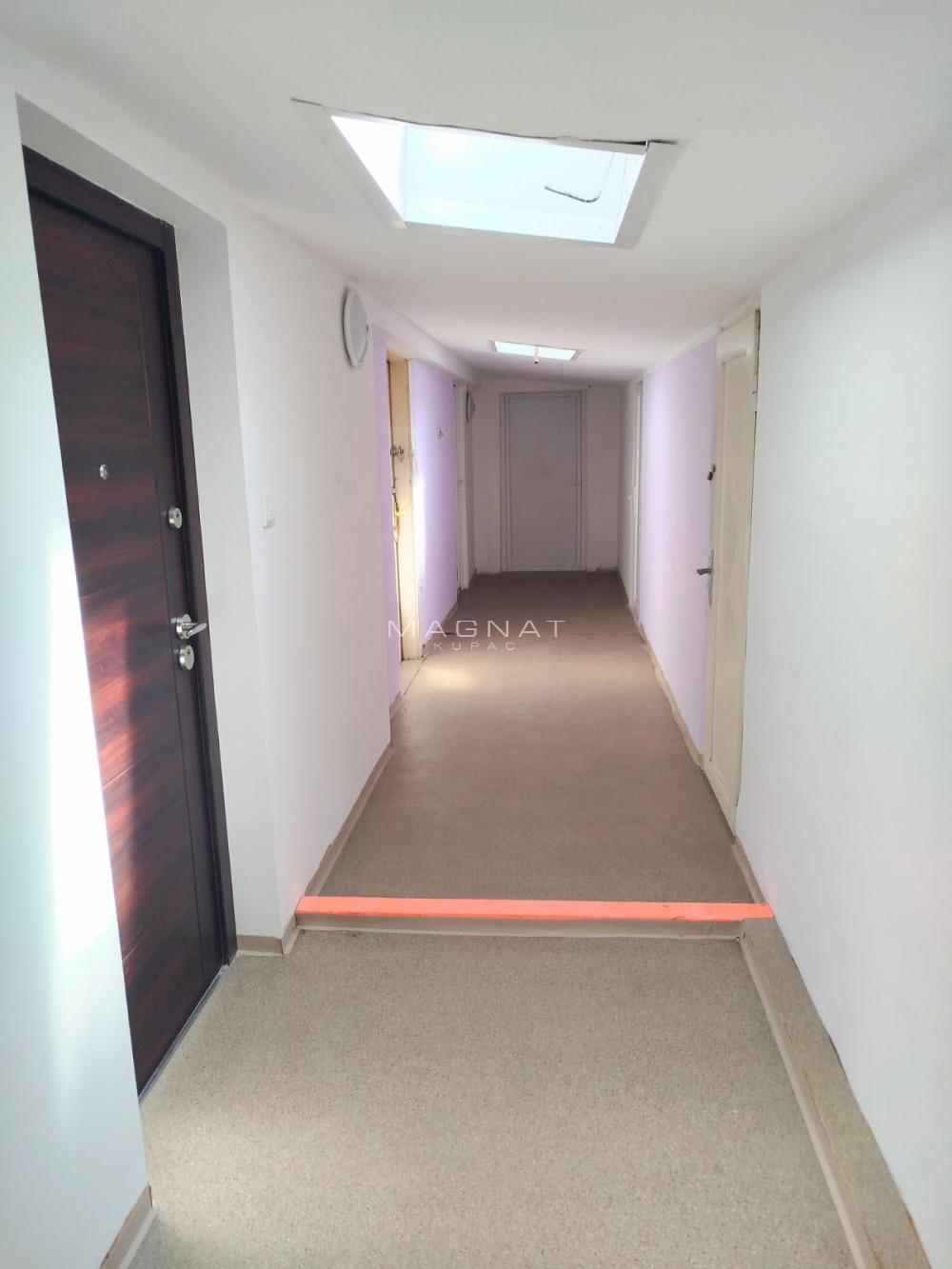 Stan na prodaju u Beogradu, Zemun, jednosoban, 25m2, cena 52000 evra