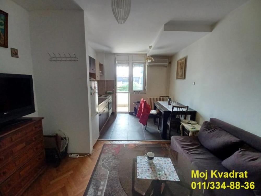 Stan na prodaju u Beogradu, Lion, dvoiposoban, 55m2, cena 181900 evra