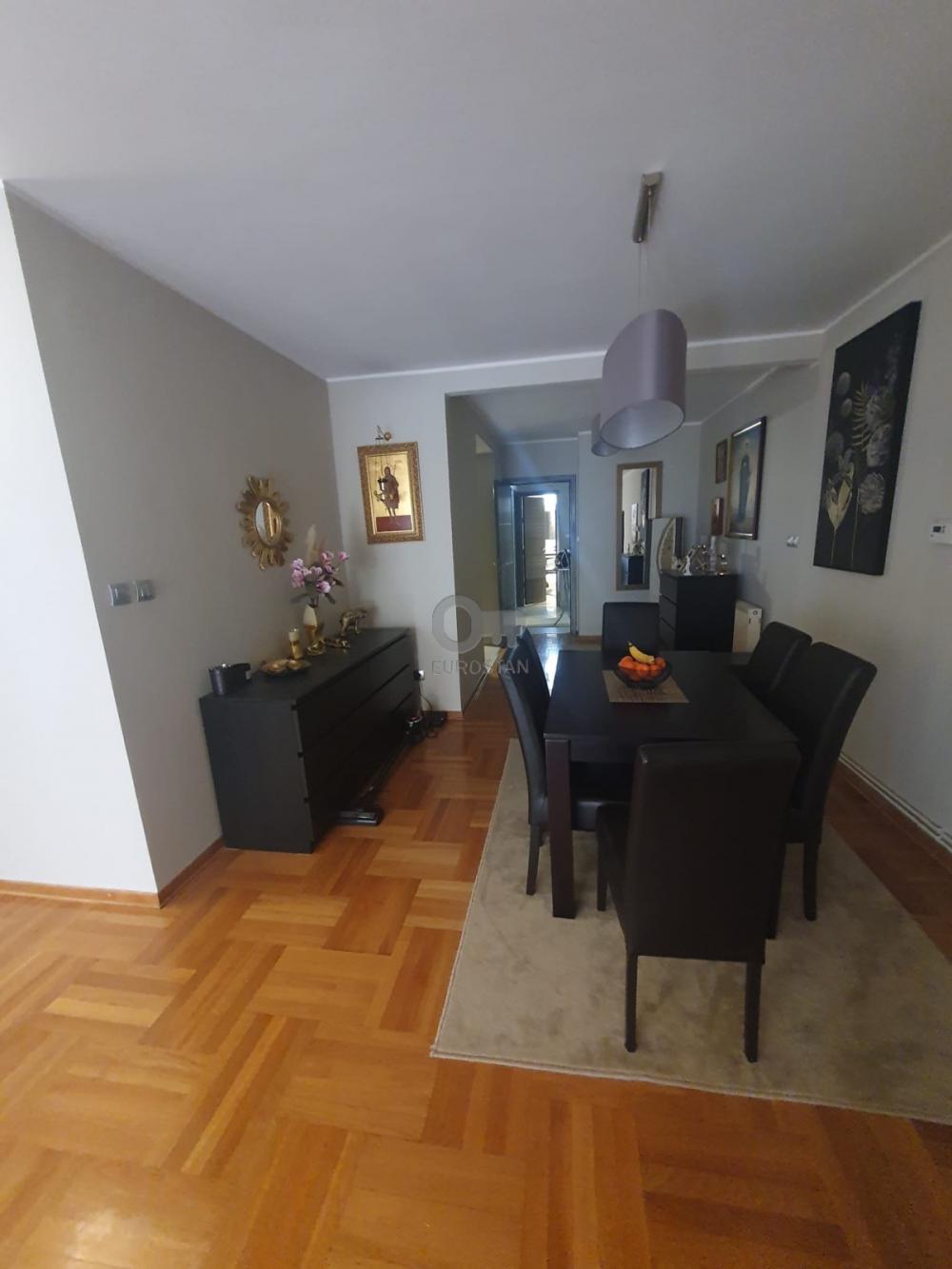 Stan na prodaju u Beogradu, Banovo brdo, trosoban, 103m2, cena 317000 evra