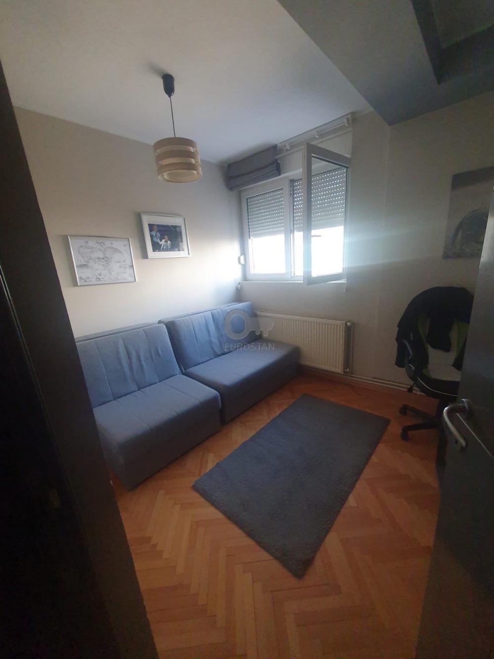 Stan na prodaju u Beogradu, Banovo brdo, trosoban, 103m2, cena 317000 evra