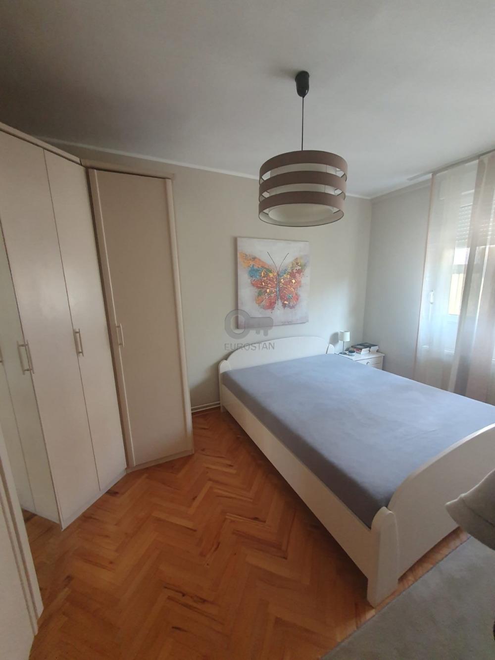 Stan na prodaju u Beogradu, Banovo brdo, trosoban, 103m2, cena 317000 evra