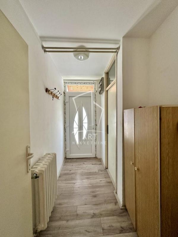 Stan na prodaju u Beogradu, Zemun, dvosoban, 73m2, cena 130000 evra