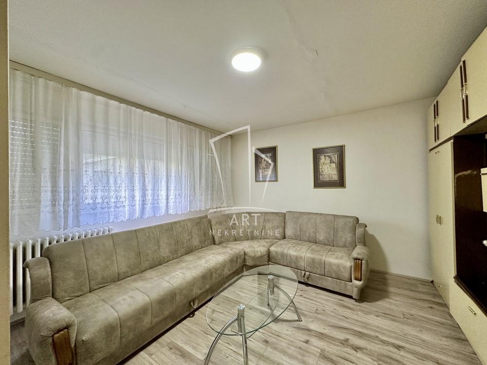 Stan na prodaju u Beogradu, Zemun, dvosoban, 73m2, cena 130000 evra