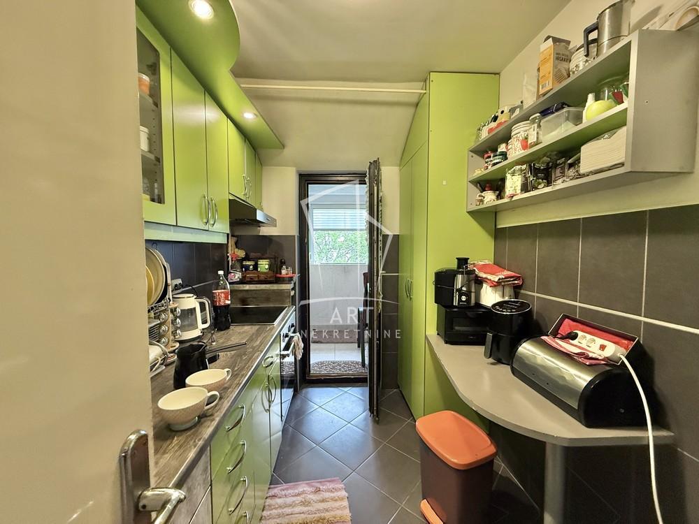 Stan na prodaju u Beogradu, Banovo brdo, 103m2, cena 315000 evra