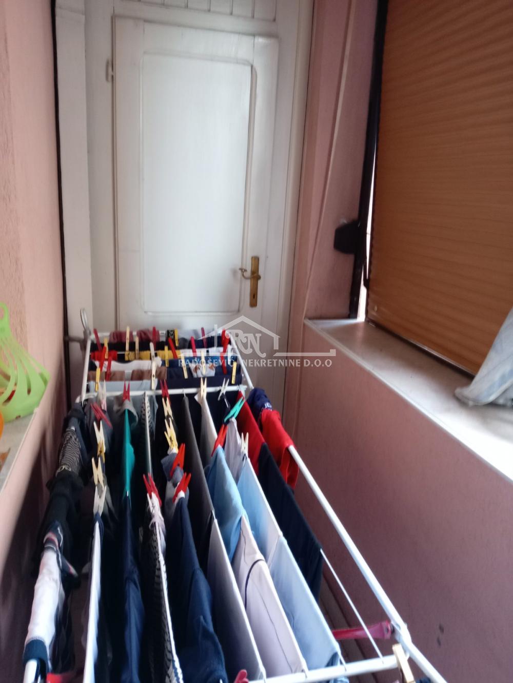 Stan na prodaju u Beogradu, Petlovo brdo, jednoiposoban, 38m2, cena 85000 evra