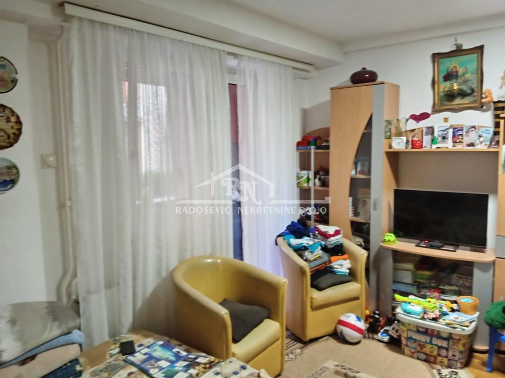 Stan na prodaju u Beogradu, Petlovo brdo, jednoiposoban, 38m2, cena 85000 evra