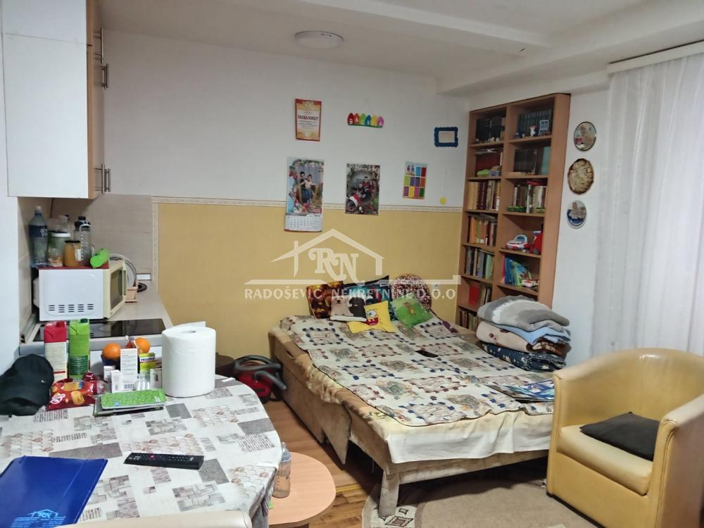 Stan na prodaju u Beogradu, Petlovo brdo, jednoiposoban, 38m2, cena 85000 evra