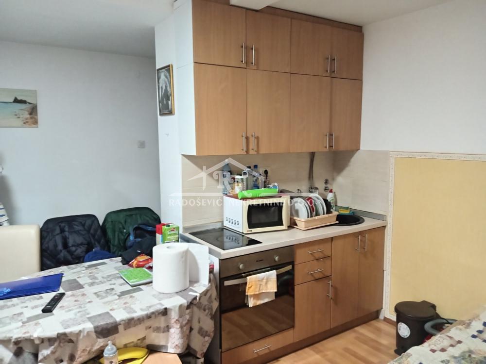 Stan na prodaju u Beogradu, Petlovo brdo, jednoiposoban, 38m2, cena 85000 evra