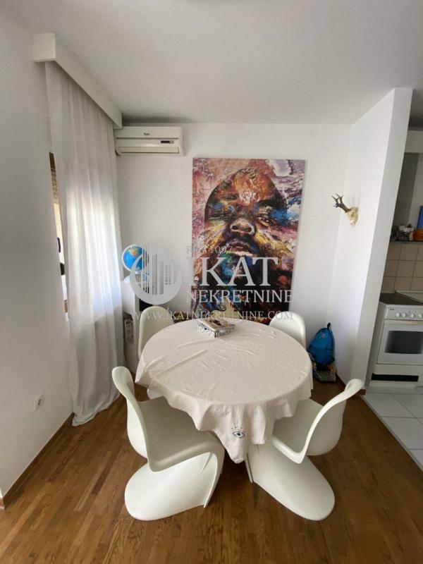 Stan na prodaju u Beogradu, Vračar, dvosoban, 41m2, cena 192000 evra