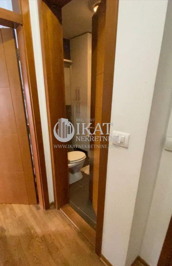 Stan na prodaju u Beogradu, Vračar, dvosoban, 41m2, cena 192000 evra