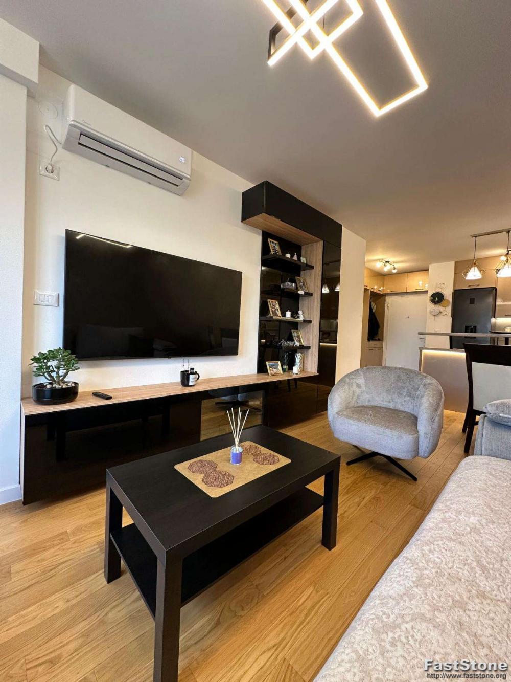 Stan na prodaju u Beogradu, Zemun, dvosoban, 47m2, cena 220000 evra
