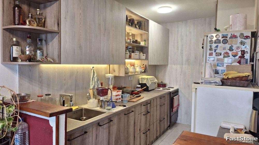 Stan na prodaju u Beogradu, Novi Beograd blok 45 (TC Enjub), troiposoban, 89m2, cena 275000 evra
