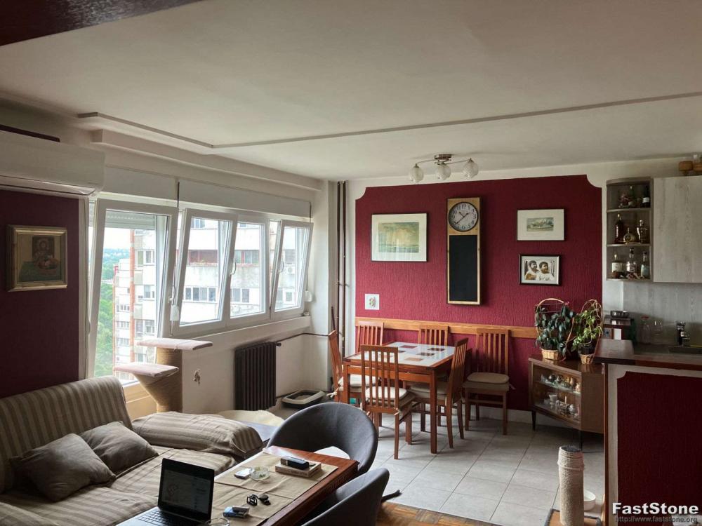 Stan na prodaju u Beogradu, Novi Beograd blok 45 (TC Enjub), troiposoban, 89m2, cena 275000 evra