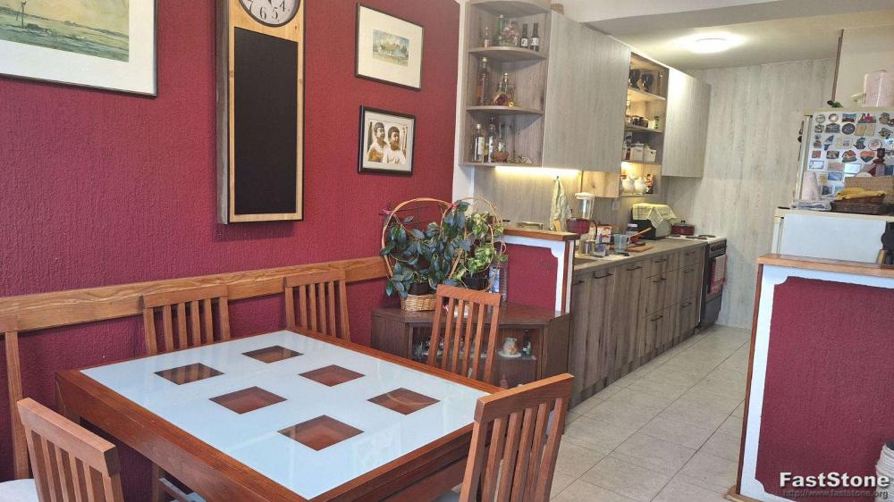 Stan na prodaju u Beogradu, Novi Beograd blok 45 (TC Enjub), troiposoban, 89m2, cena 275000 evra