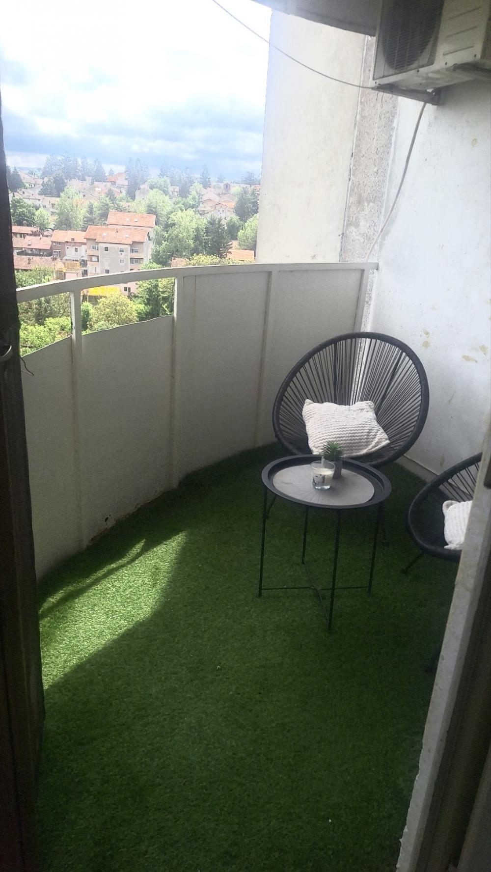 Stan na prodaju u Beogradu, Petlovo brdo,Rakovica, dvoiposoban, 68m2, cena 161500 evra