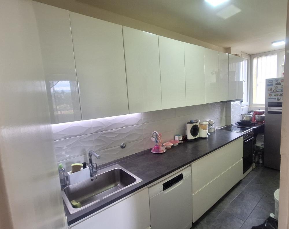 Stan na prodaju u Beogradu, Petlovo brdo,Rakovica, dvoiposoban, 68m2, cena 161500 evra