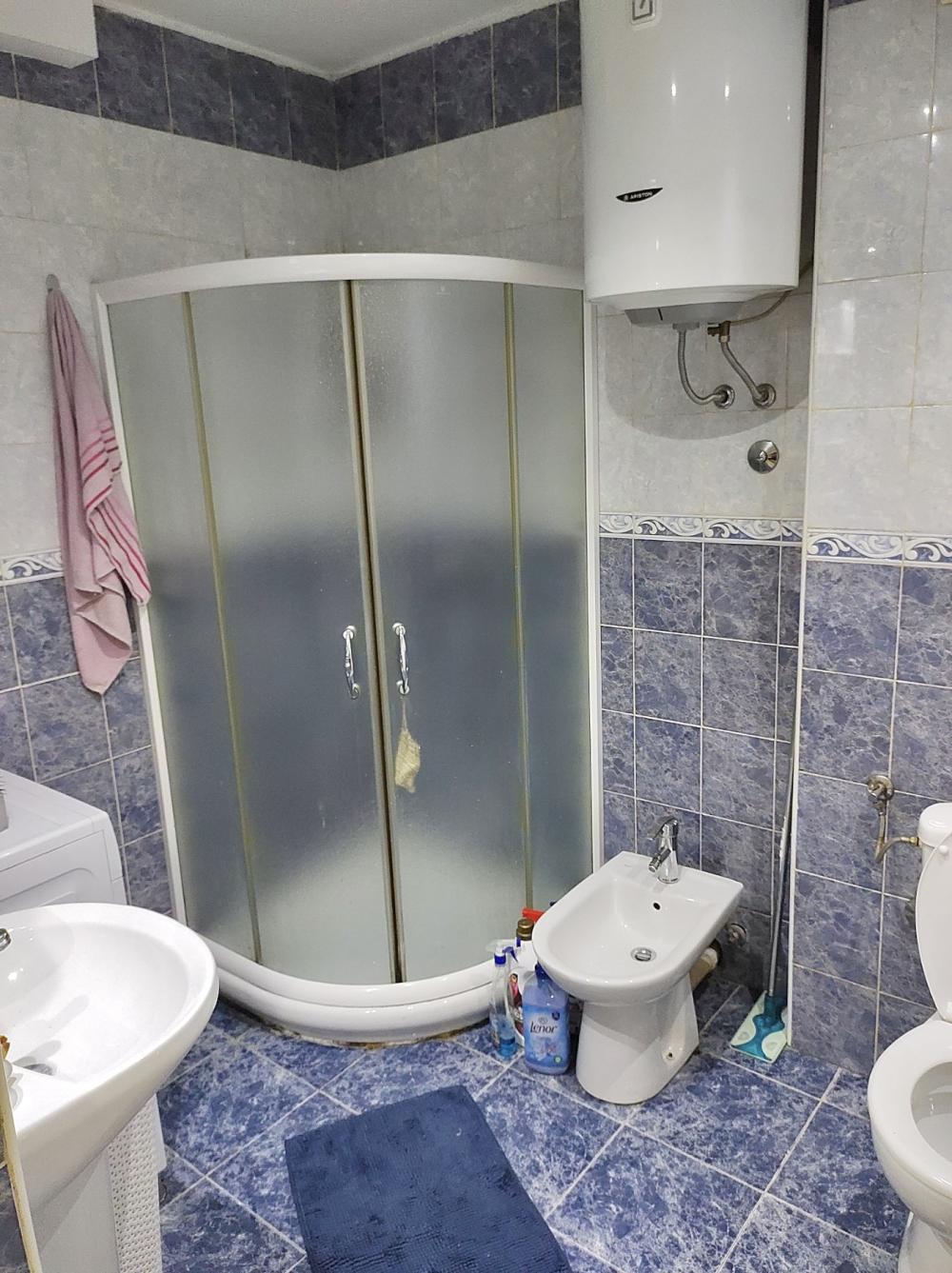 Stan na prodaju u Beogradu, Petlovo brdo,Rakovica, dvoiposoban, 68m2, cena 161500 evra
