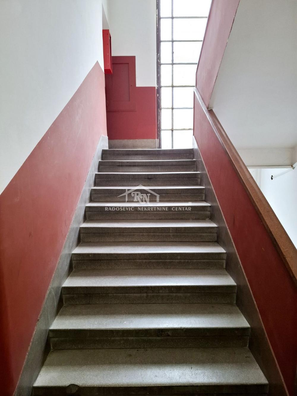 Stan na prodaju u Beogradu, Vukov spomenik, jednosoban, 28m2, cena 155000 evra