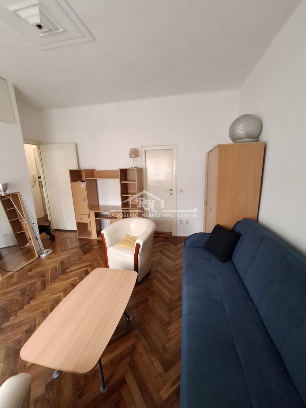 Stan na prodaju u Beogradu, Vukov spomenik, jednosoban, 28m2, cena 155000 evra