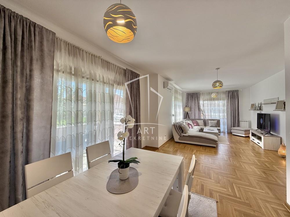 Stan na prodaju u Beogradu, Jajinci, cetvorosoban, 97m2, cena 185000 evra