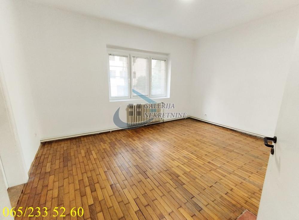 Stan na prodaju u Beogradu, Čukarica, trosoban, 106m2, cena 295000 evra