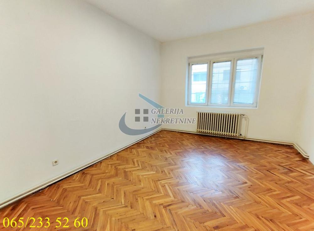 Stan na prodaju u Beogradu, Čukarica, trosoban, 106m2, cena 295000 evra