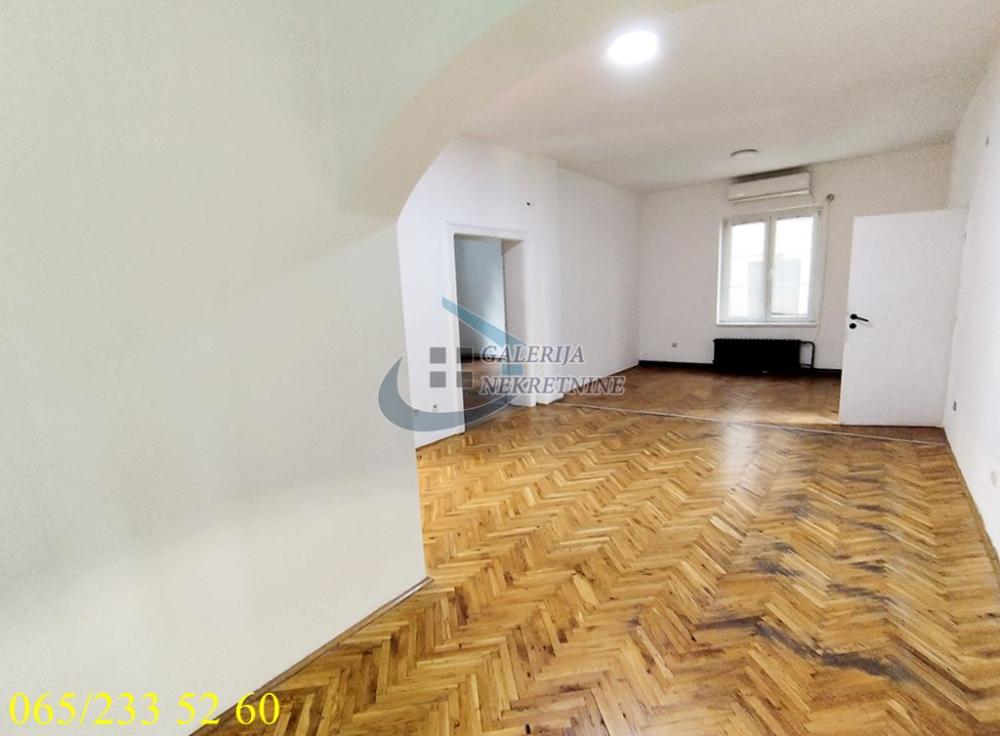 Stan na prodaju u Beogradu, Čukarica, trosoban, 106m2, cena 295000 evra