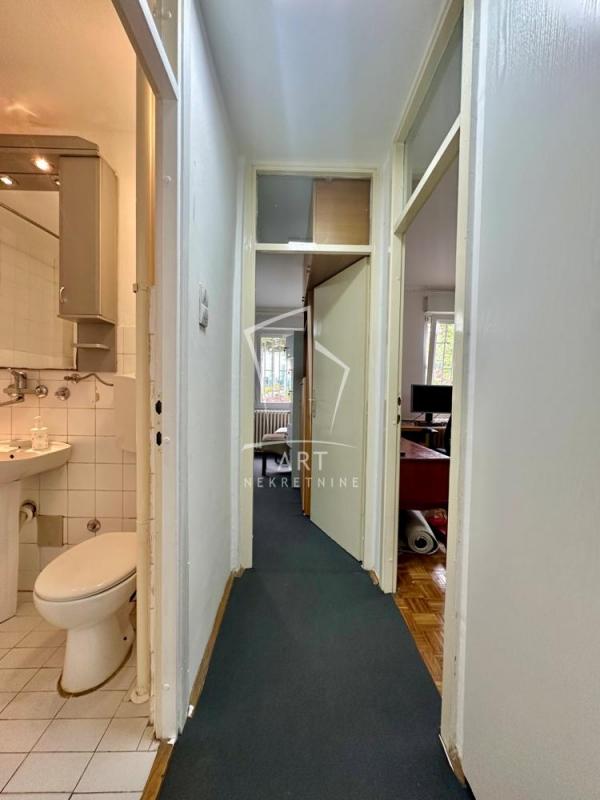 Stan na prodaju u Beogradu, Novi Beograd blok 34 (Studentski grad), trosoban, 86m2, cena 279000 evra