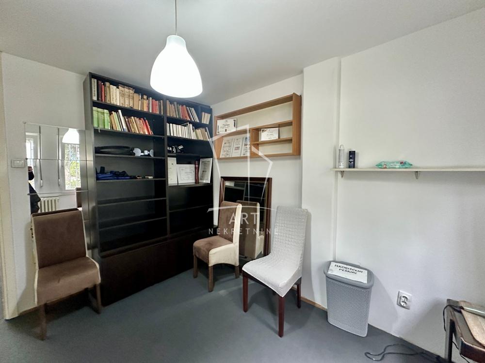 Stan na prodaju u Beogradu, Novi Beograd blok 34 (Studentski grad), trosoban, 86m2, cena 279000 evra