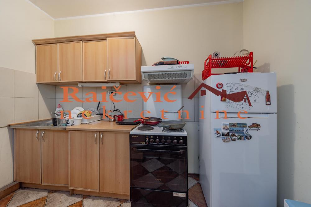Stan na prodaju u Beogradu, Voždovac, troiposoban, 71m2, cena 185000 evra