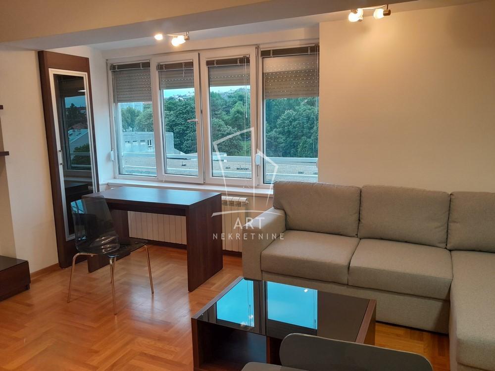 Stan na prodaju u Beogradu, Bulbulder, cetvorosoban, 42m2, cena 180000 evra