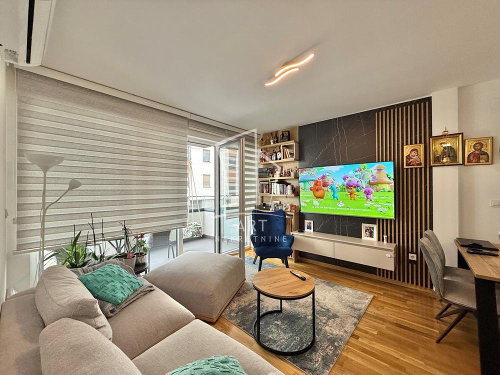 Stan na prodaju u Beogradu, Višnjička banja, dvosoban, 44m2, cena 155000 evra