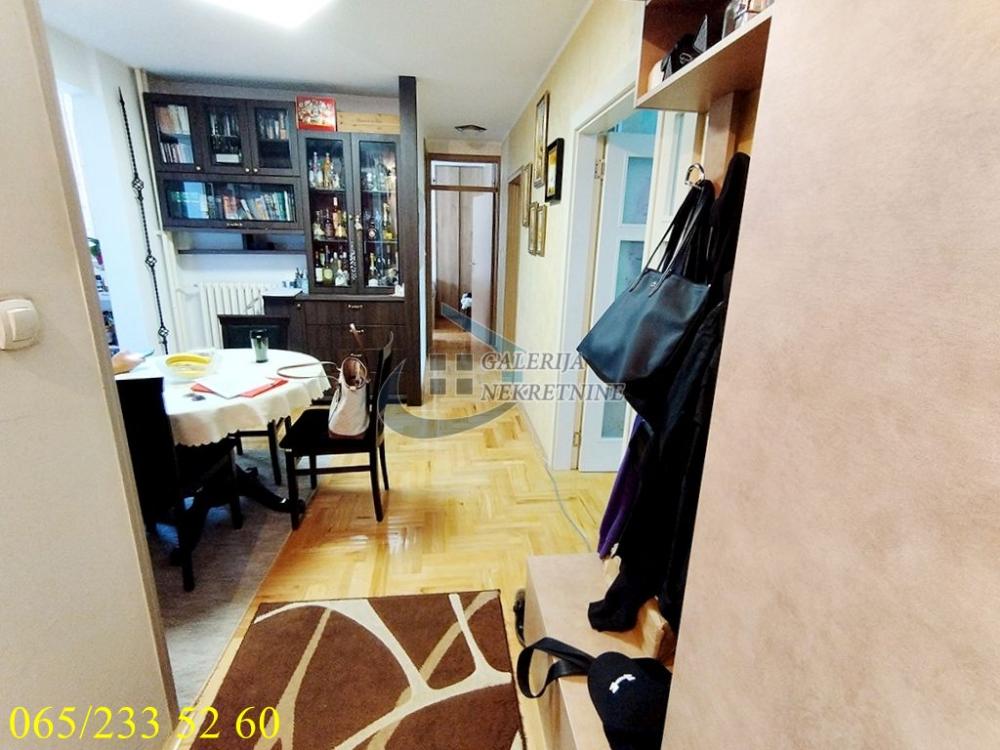 Stan na prodaju u Beogradu, Labudovo brdo, dvoiposoban, 63m2, cena 174000 evra