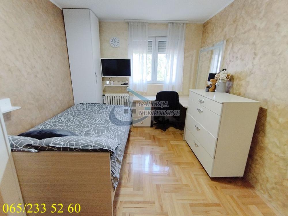 Stan na prodaju u Beogradu, Labudovo brdo, dvoiposoban, 63m2, cena 174000 evra