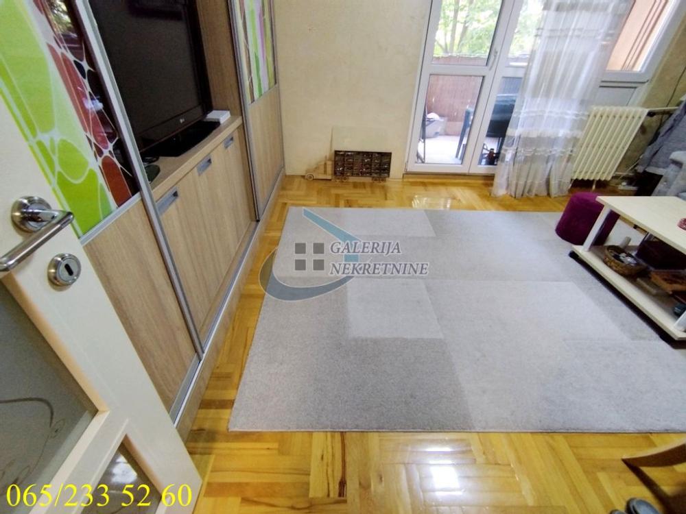 Stan na prodaju u Beogradu, Labudovo brdo, dvoiposoban, 63m2, cena 174000 evra